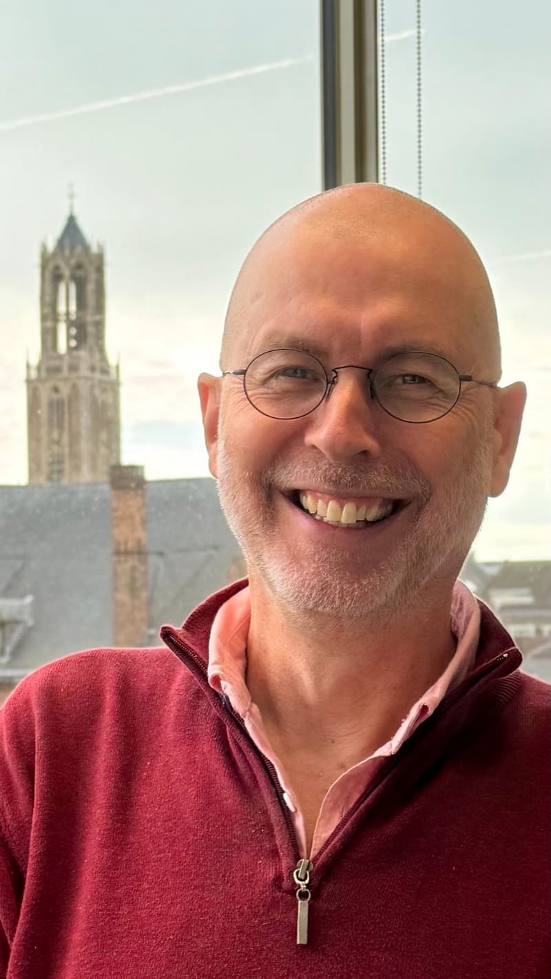 Jeroen Fransen of Cirrus Assessment, with the Dom Tower in Utrecht behind him